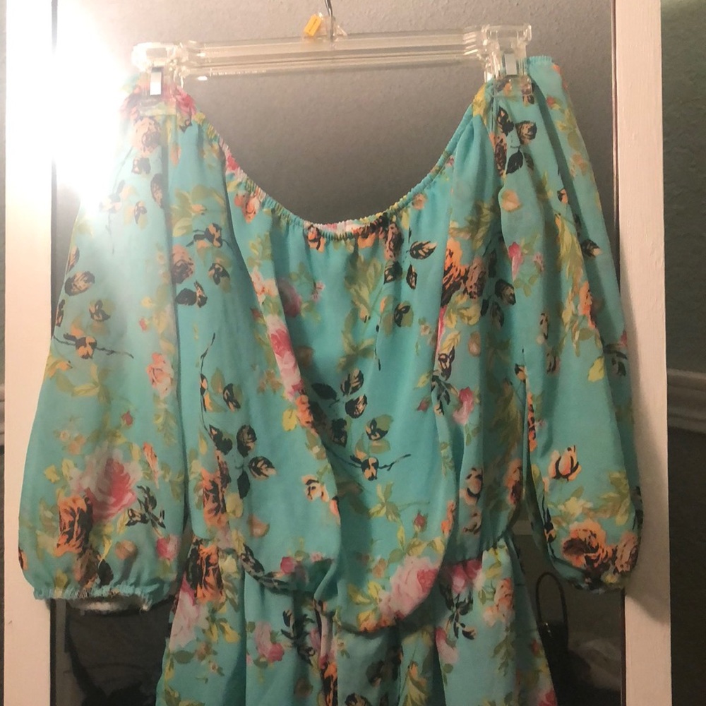 Beautiful romper - Picture 3 of 3